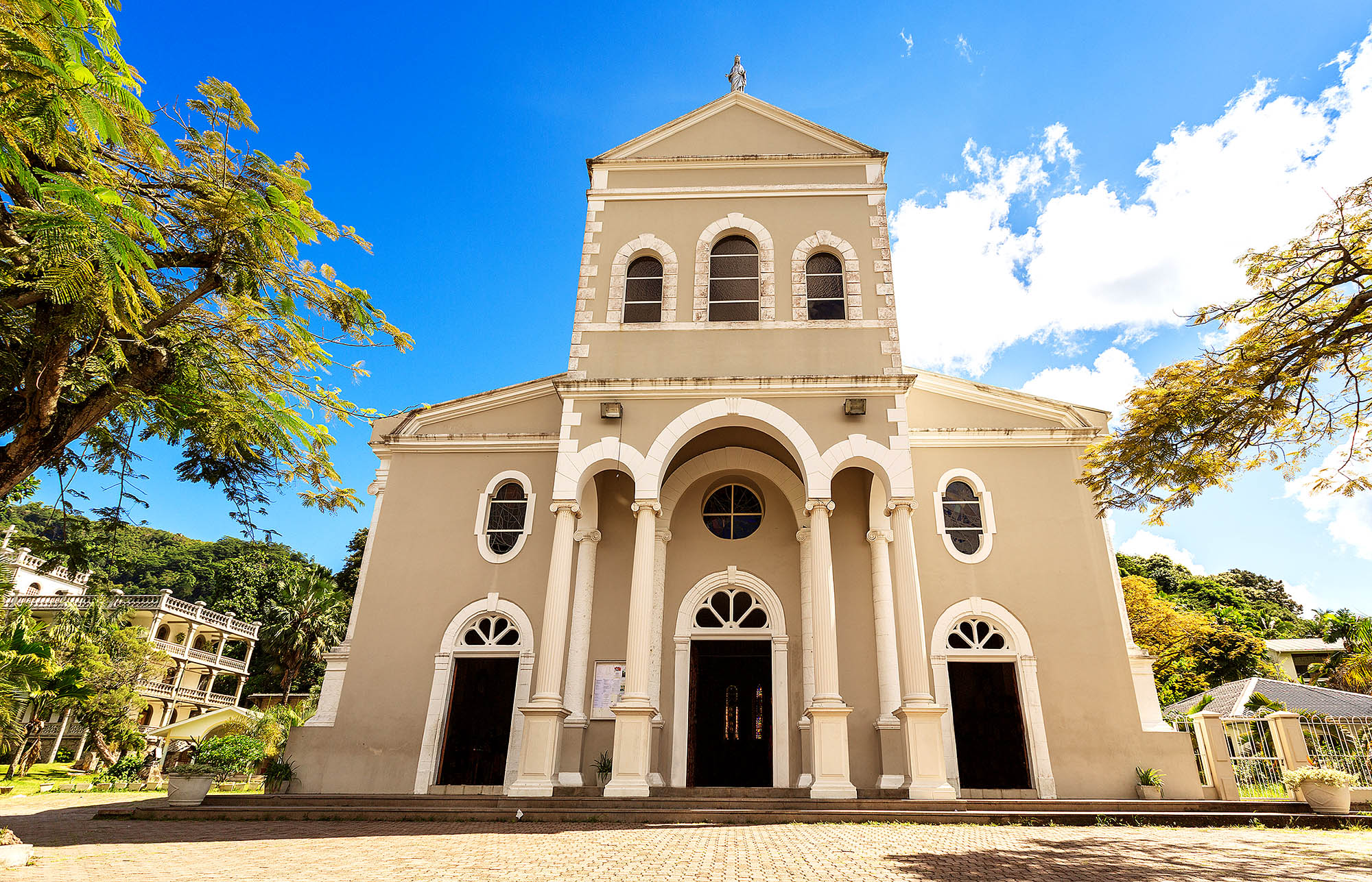 Den vakre katedralen i hovedstaden Victoria