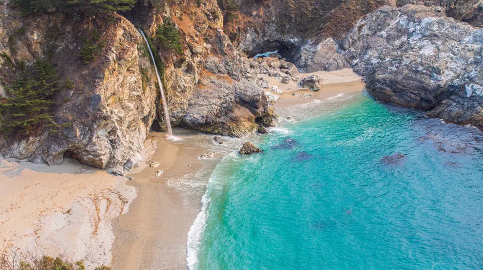 Mcway Fall ved Big Sur
