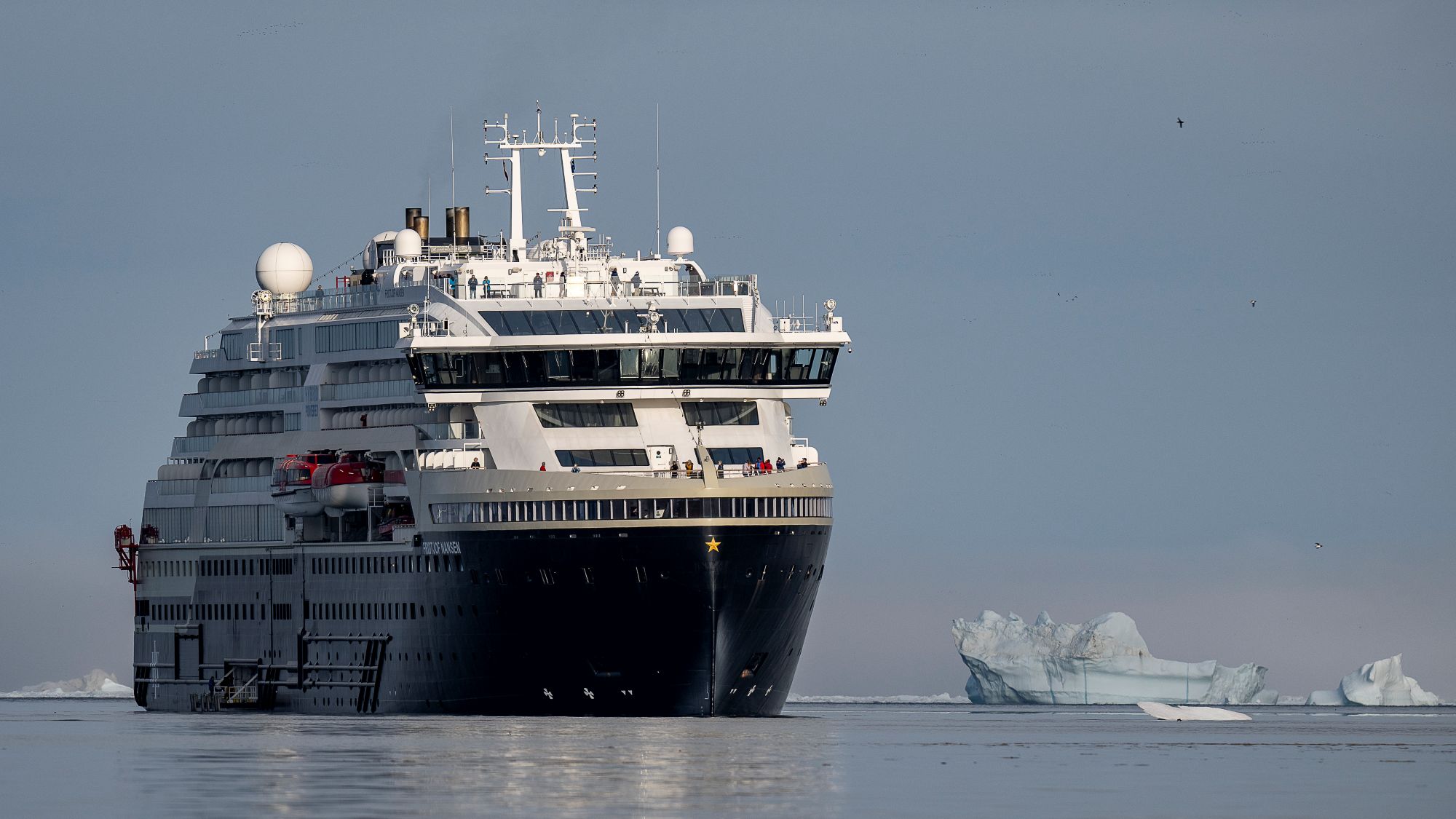 Reisen foregår med MS Fridtjof Nansen