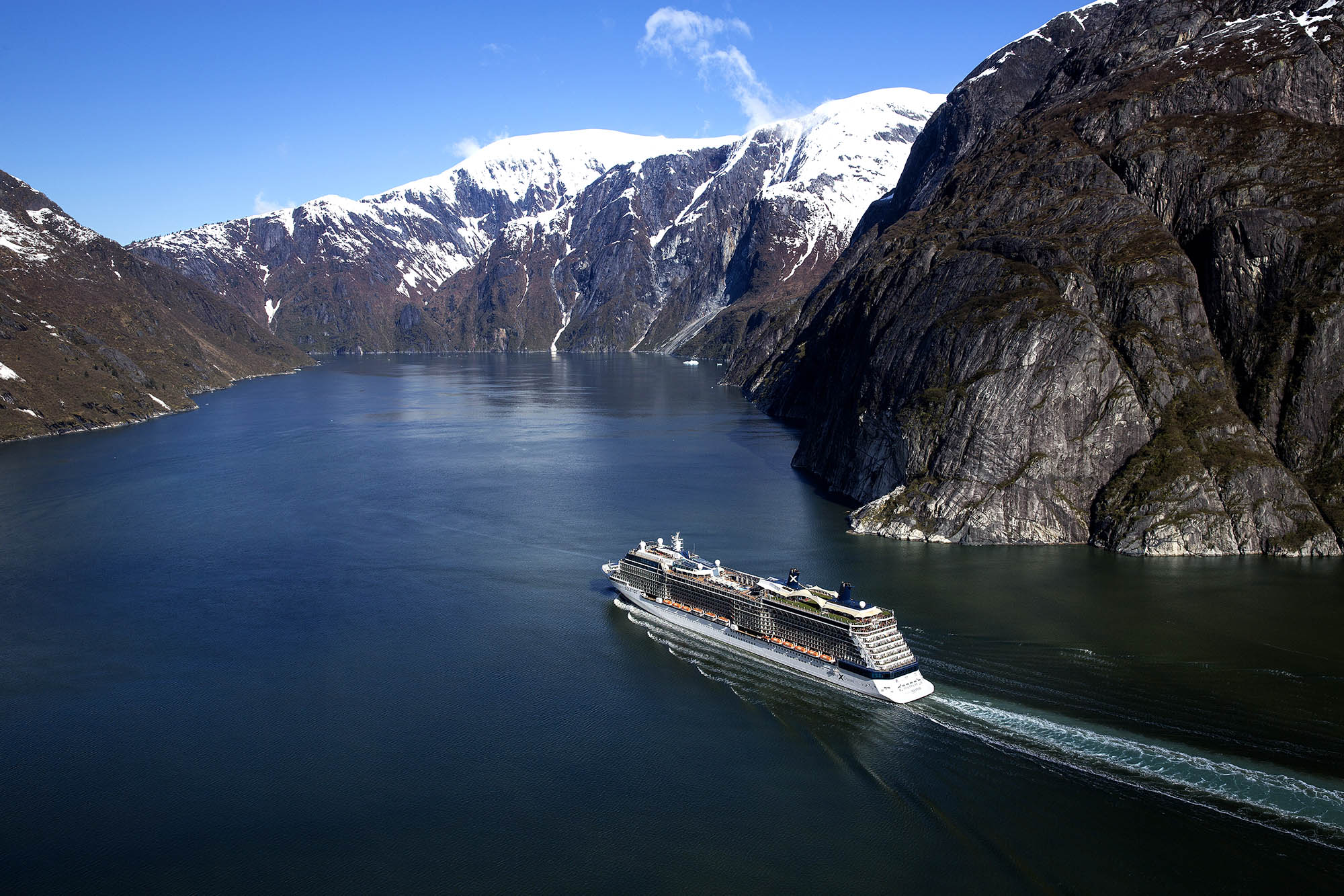 Mektige naturopplevelser er alltid på agendaen på et cruise med Celebrity Cruises