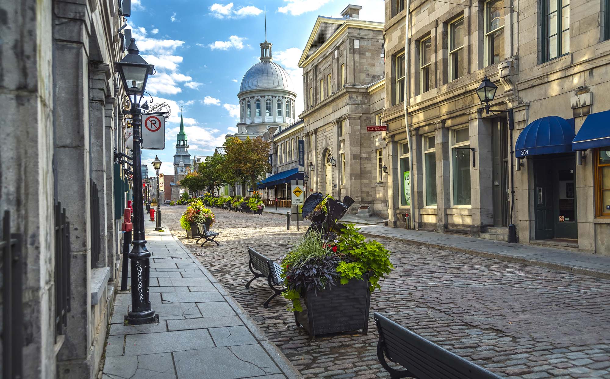 canada-montreal-old-town-shutterstock_390831940