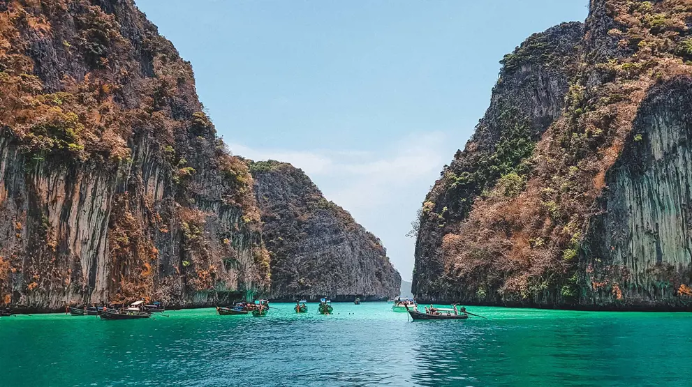 Det er opplagt å dra på en rundreise blant Thailands mange flotte landskaper